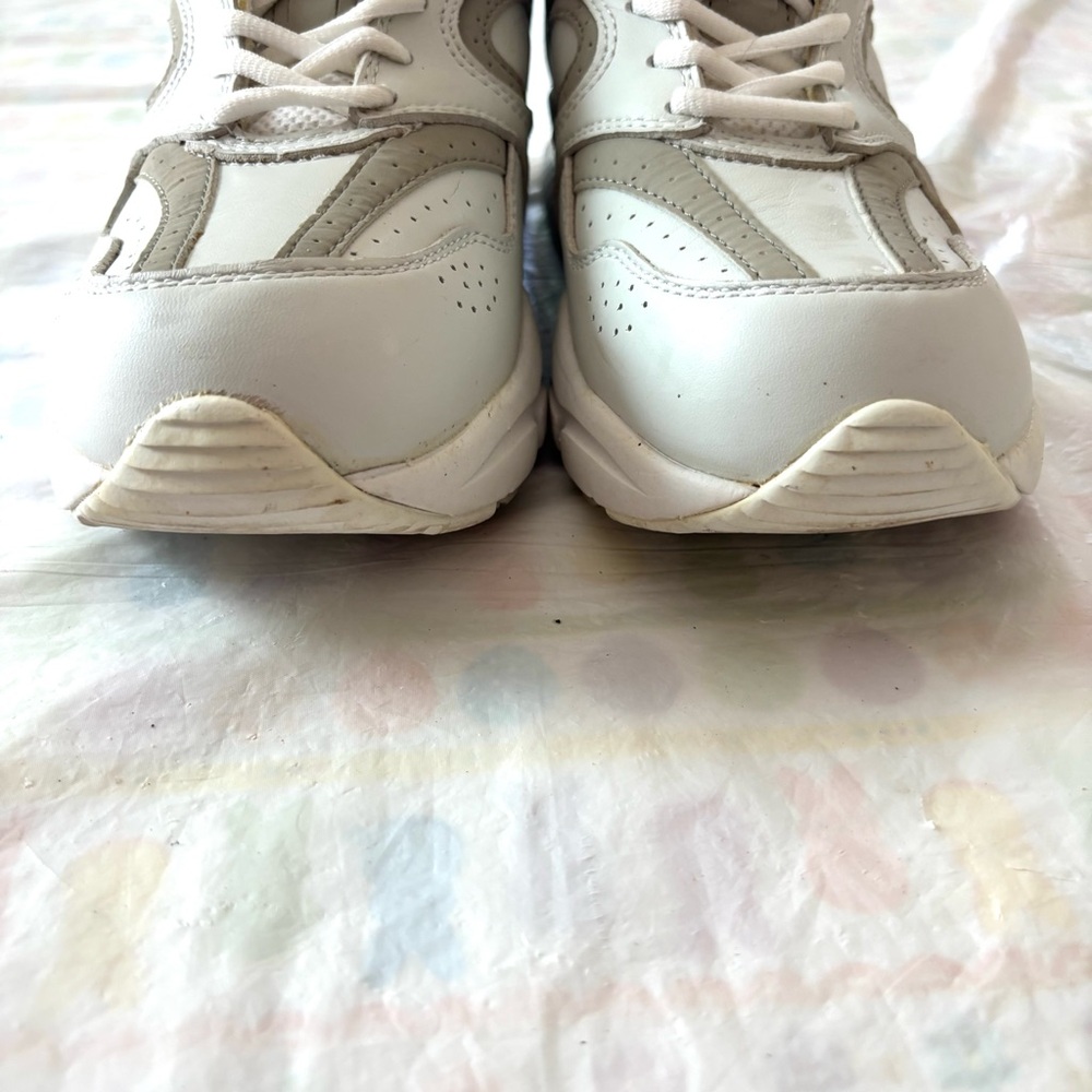 Aetrex X821 Leather White and Gray Sneakers Walking Shoes SZ 8 W Worn 2X - Picture 7 of 15